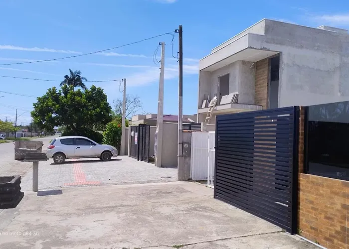 Casa A 300 Metros Do Mar Com Piscina